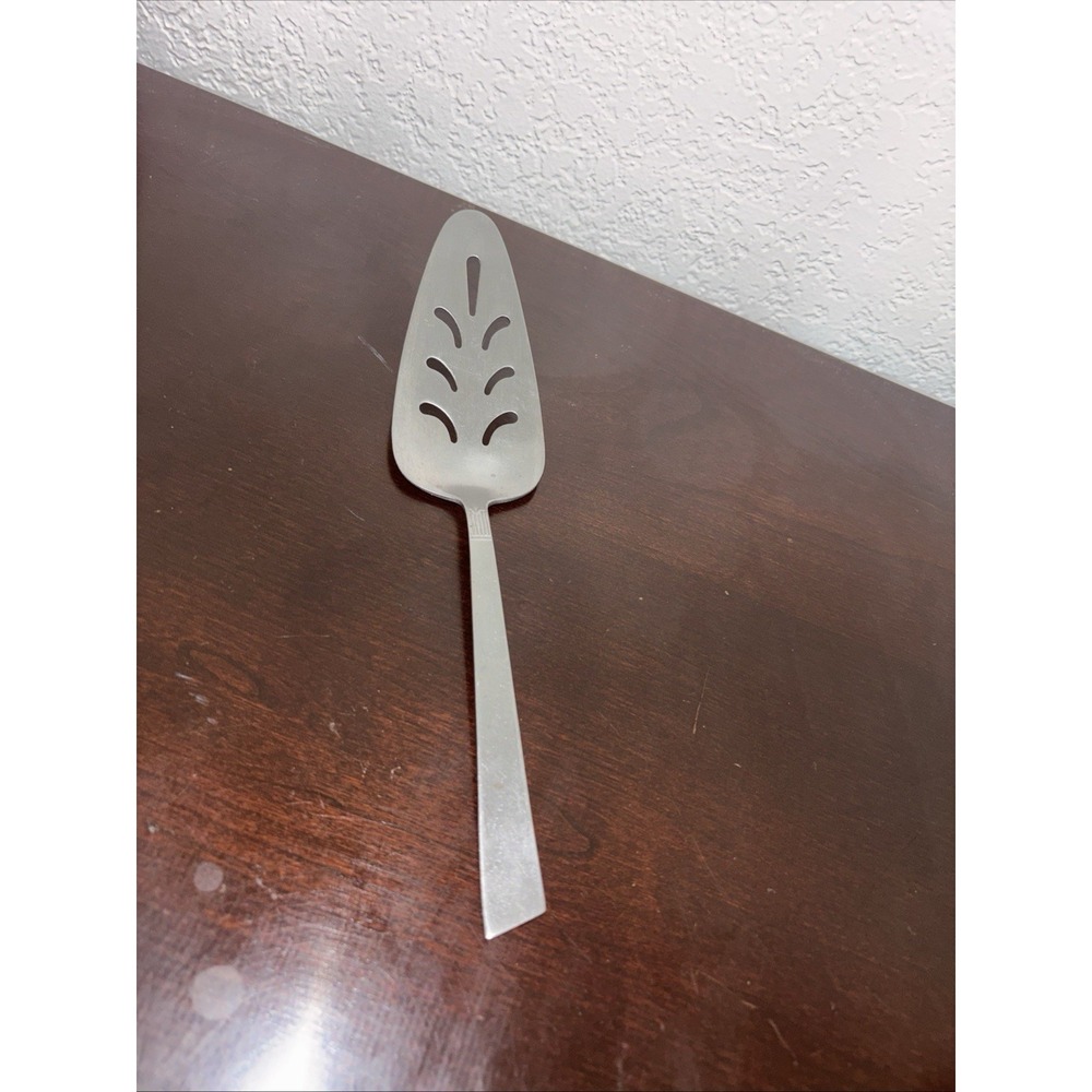 NASCO Lady Grace Stainless Steel Pierced Pie Server Japan Flatware